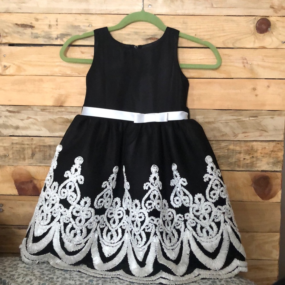 Girls dress size 7